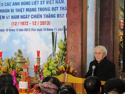 Tưởng niệm các liệt sĩ trong đợt thảm sát bom B52 năm 1972