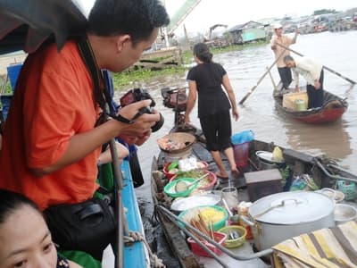 Nguy cơ mất an toàn từ chợ nổi Cái Răng