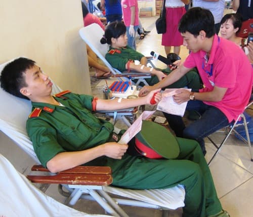 Giọt hồng tri ân 2013: Dự kiến tiếp nhận 3.000 đơn vị máu