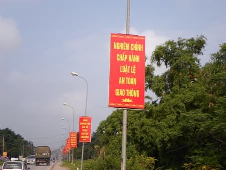 Cần chấn chỉnh hệ thống pa-nô tuyên truyền