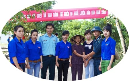 Ấn tượng đợt hành quân dã ngoại giúp dân