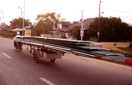 Xe máy “siêu trường” - tai ương nhãn tiền