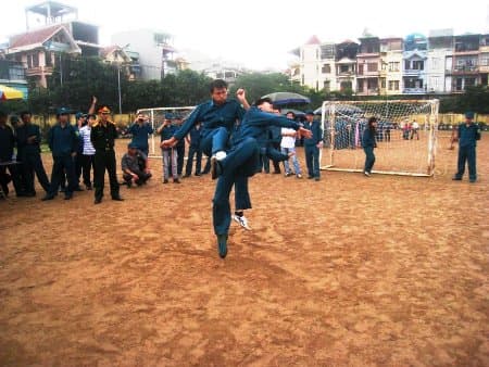 Tuyên truyền, nâng cao nhận thức của người dân về quốc phòng-an ninh