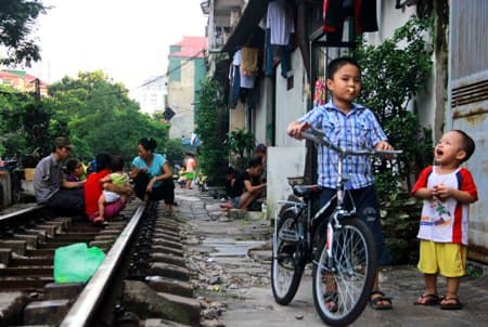 “Xóm đường tàu” - Nguy cơ đến từ sự chủ quan