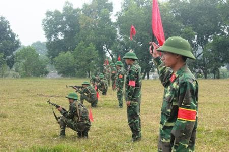 Quan tâm và "truyền lửa" cho chiến sĩ mới