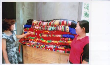 Thoát nghèo từ nghề dệt thổ cẩm