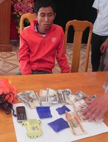 Quảng Bình: Bắt gần 600 viên ma túy tổng hợp vận chuyển từ Lào về Việt Nam