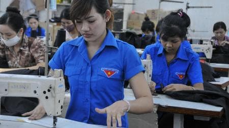 Tăng lương tối thiểu vào năm 2015: Cần cân nhắc kỹ và có lộ trình phù hợp