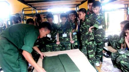 Gần 100 học sinh tham gia lớp “Học kỳ quân đội” tại Trung đoàn 50