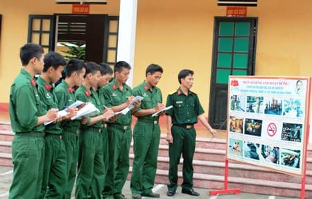 Trung đoàn 1, Sư đoàn 324 (Quân khu 4): “Mềm hóa” giáo dục pháp luật