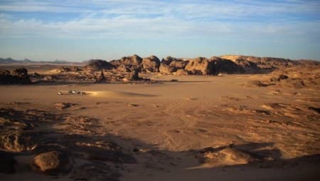 Máy bay vận tải Ukraine rơi xuống sa mạc Algeria