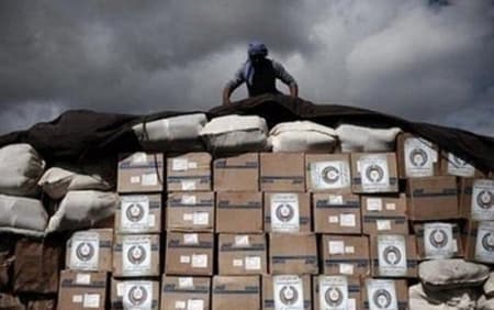 Hàng cứu trợ tới người dân ở Dải Gaza