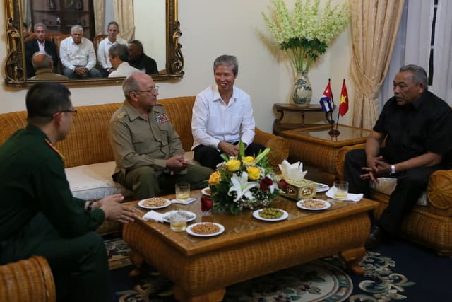 Bộ trưởng Quốc phòng Cuba ca ngợi kinh nghiệm đổi mới của Việt Nam