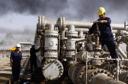 Giá dầu tăng 2% sau khi Quốc vương Saudi Arabia qua đời