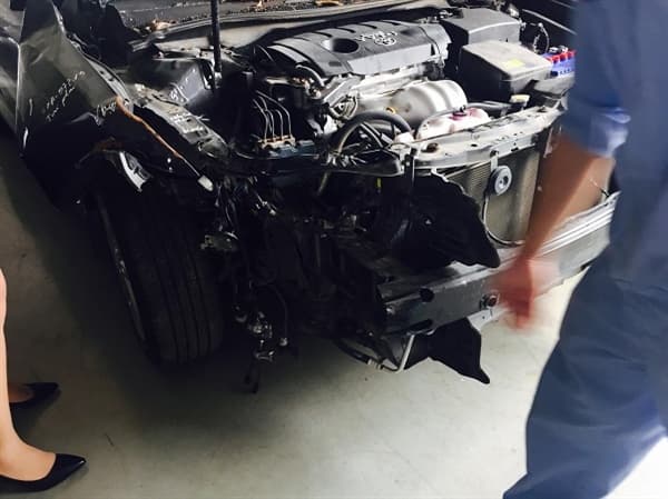 Hoang mang vì xe Camry bị tai nạn không nổ túi khí