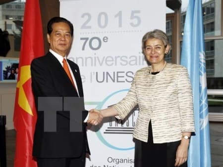 Thủ tướng Nguyễn Tấn Dũng tiếp Tổng Giám đốc UNESCO