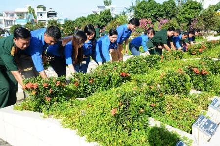 Hội trại “Tuổi trẻ Miền Tây kiên cường, anh dũng”