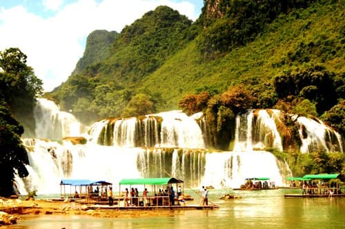 Bao mùa ta trẩy nước non Cao Bằng