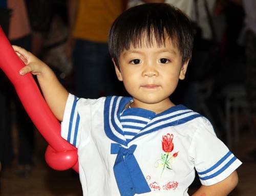 "Còn sống, còn cứu con"
