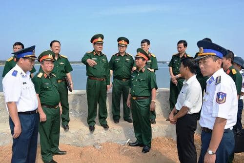 Thượng tướng Nguyễn Thành Cung thăm, kiểm tra Bộ tư lệnh Vùng cảnh sát biển 2