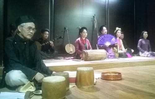 "Chuyện nhạc phố cổ"