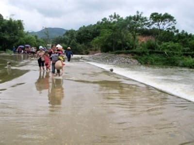 Lào Cai: Khẩn trương tìm kiếm 2 nạn nhân bị lũ cuốn mất tích