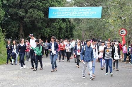 Buổi thi đầu tiên của kỳ thi THPT Quốc gia diễn ra an toàn, nghiêm túc