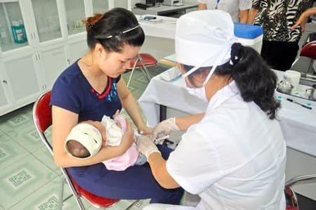 Tăng cường tiêm vắc-xin viêm gan B cho trẻ sơ sinh
