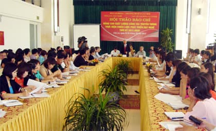 Bồi dưỡng kiến thức và phương pháp truyền thông về dạy nghề