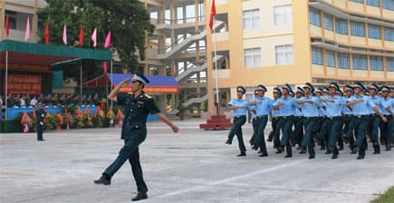 Xây dựng đội ngũ giảng viên, cán bộ quản lý theo hướng “chuẩn hóa”