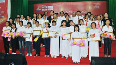 Trao giải cuộc thi “Prudential-Văn hay chữ tốt” khu vực Đồng bằng sông Cửu Long