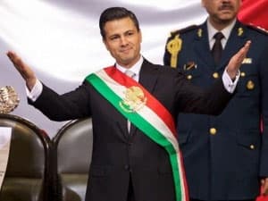 Mexico: Tổng thống tuyên thệ, hàng ngàn người biểu tình