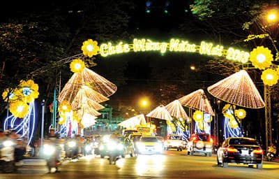 TP Hồ Chí Minh: Phố phường háo hức đón xuân