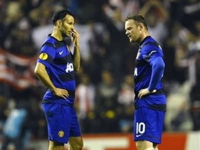 M.U cùng ManCity tủi hổ dắt tay rời Europa League