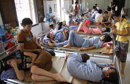 “Chữa bệnh” quá tải, thuốc gì?