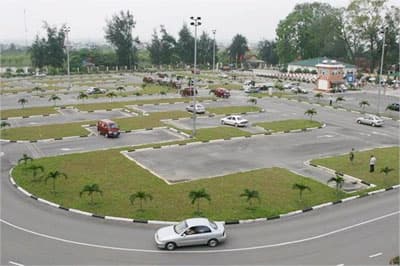 Tăng số câu hỏi sát hạch và thời gian học thực hành đào tạo lái xe