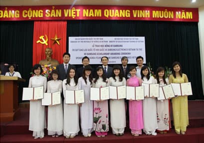 310 sinh viên nhận học bổng KF – Samsung lần thứ 13