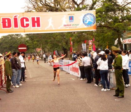 Khai mạc giải Việt dã toàn quốc và bán marathon tranh cúp Báo Tiền phong lần thứ 53