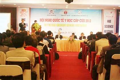 Festival Khoa học Huế về “Cụm hội nghị quốc tế y học cấp cứu 2012”