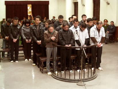 Án phạt nghiêm khắc đối với 28 bị cáo buôn người