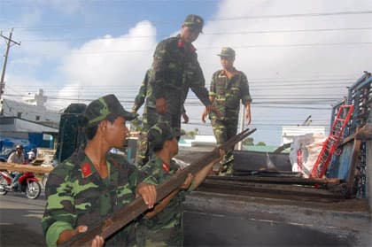 Ấm tình quân dân trong thiên tai
