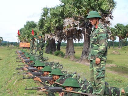 Cán bộ - người anh chân tình, người thầy tận tụy