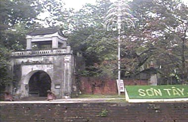 Cần giữ gìn cảnh quan Thành cổ Sơn Tây