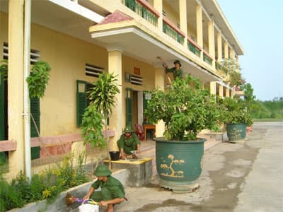 Doanh trại xanh, sạch, đẹp từ… nội lực