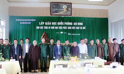 Bài 3: Vẫn còn “khoảng trống”