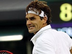 Federer suýt nối gót Nadal rời khỏi Wimbledon 2012