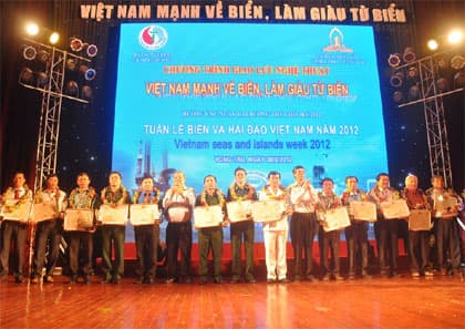 Phát triển kinh tế biển phải gắn với bảo vệ môi trường biển