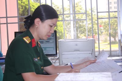 Cô văn thư vượt khó