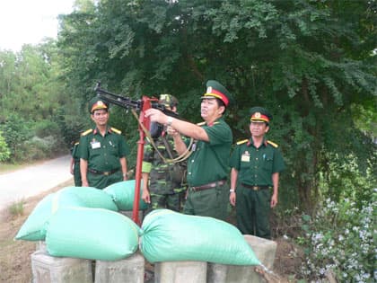 Tự lực, tự cường vượt qua khó khăn, triển khai toàn diện các mặt công tác