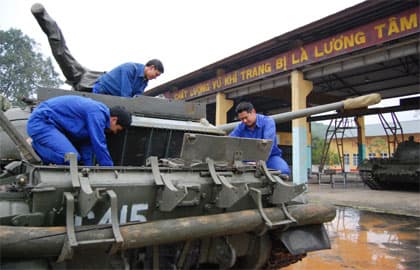 Chất lính thợ xe tăng "bốn không sáu"